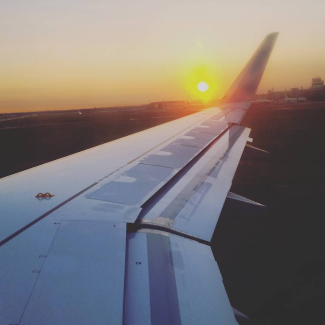 How to find cheap flights: flying at sunrise