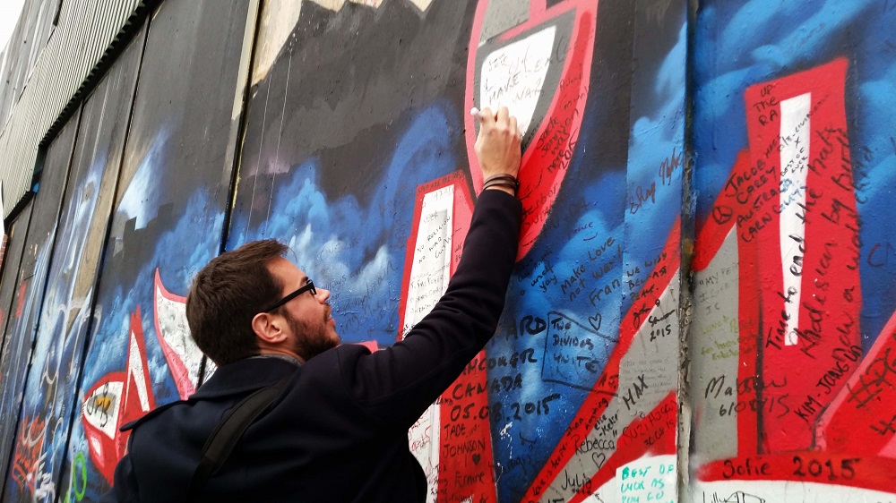 Signing Peace Walls