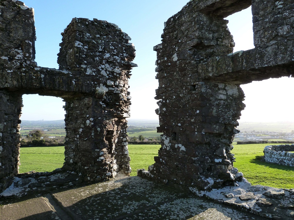 Driving Belfast to Dublin: Hill of Slane