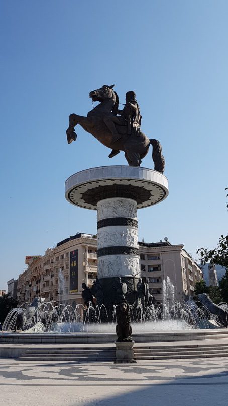 Backpacking Macedonia itinerary: Skopje fountain