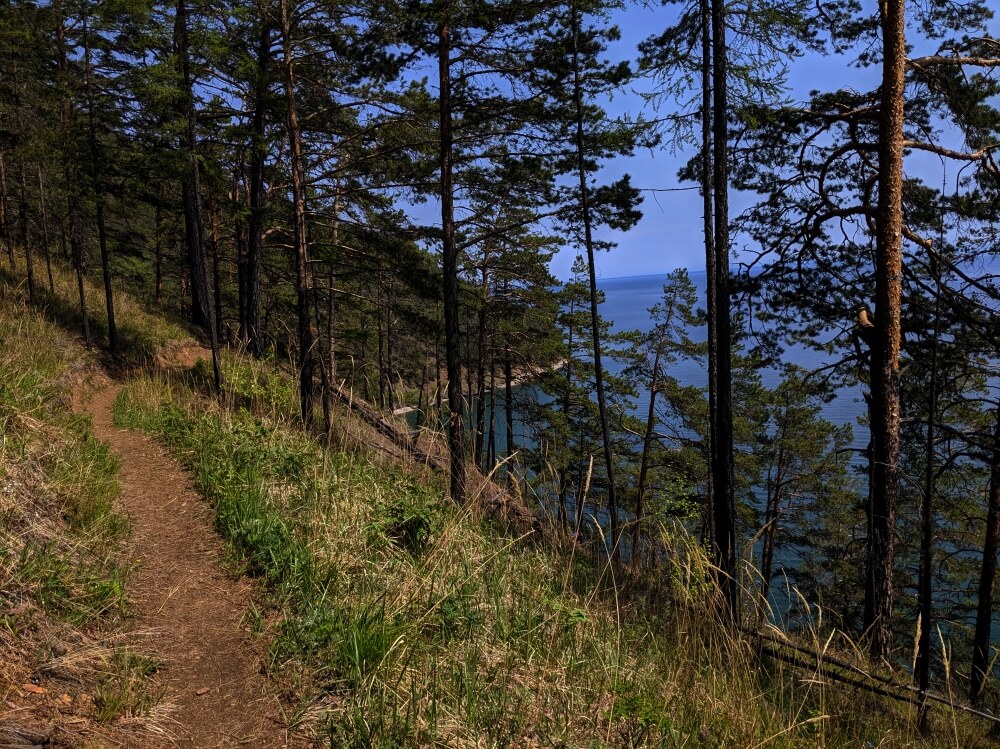 Hiking Listvyanka to Bolshiye Koty: view of the lake