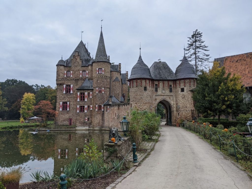 Castles near Cologne: Burg Satzvey