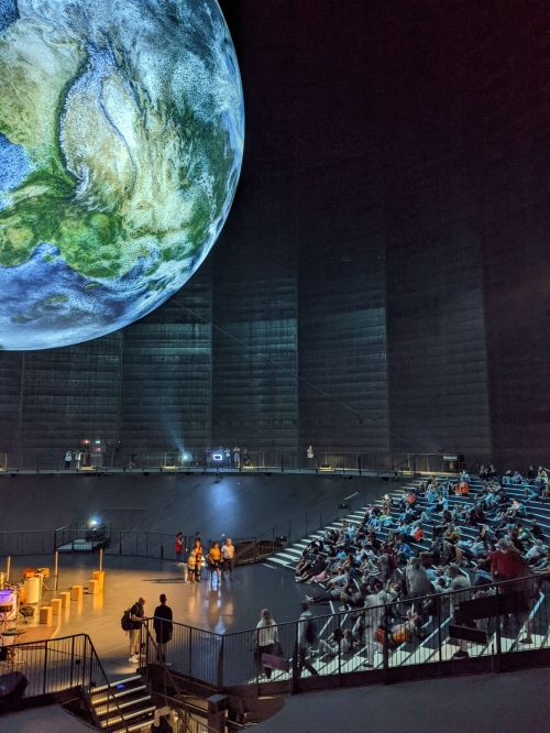 Gasometer Fragile Paradise rotating globe