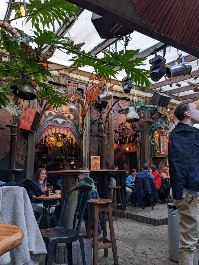 Day trip to Liege: Le Pot au Lait bar